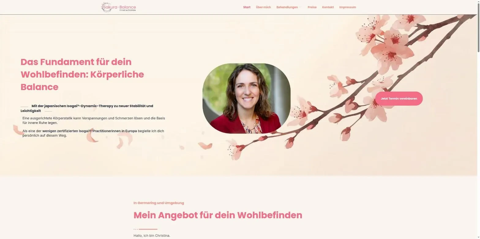 Startseite von sakura-balance.de mit Porträt von Christina Strehlow und einem Kirschblütenzweig in zartem Rosa